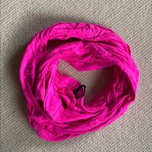 lululemon hot pink infinity scarf